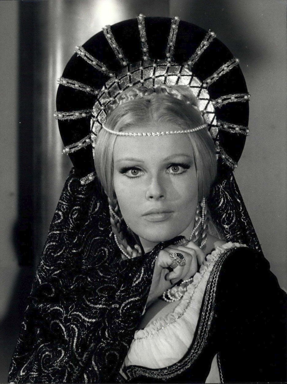 Ve filmu Lucretia Borgia z roku 1968, který se natáčel v Itálii.