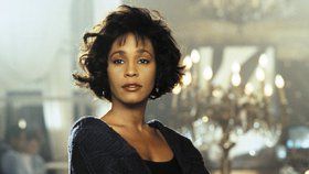 10 let od tragické smrti Whitney Houstonové (†48): Drogy, lesbická láska a mrtvá dcera ve vaně!