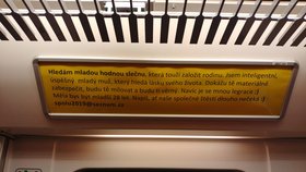 „Inteligentní, úspěšný muž“ hledá lásku v pražském metru: Ženy svádí přes inzerát na reklamní ploše