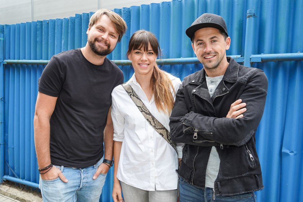 Hvězdy muzikálu Láska nebeská podpořily psí útulek - Josef Vágner, Karolina Gudasová, Petr Ryšavý