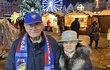 František s Libuší rádi vyrazí ven na vánoční trhy, anebo třeba fandit na fotbal.