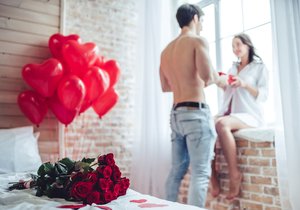 Ať už vyberete jakýkoli dárek, nezapomeňte na to nejdůležitější – romantiku.