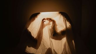 Tradiční versus moderní láska: Jaké jsou rozdíly a jak si nastavit komunikaci Tradiční versus moderní láska: Jaké jsou rozdíly a jak si nastavit komunikaci