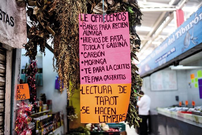 Každý stánek je opatřen seznamem služeb, které majitel nabízí Každý stánek je opatřen seznamem služeb, které majitel nabízí