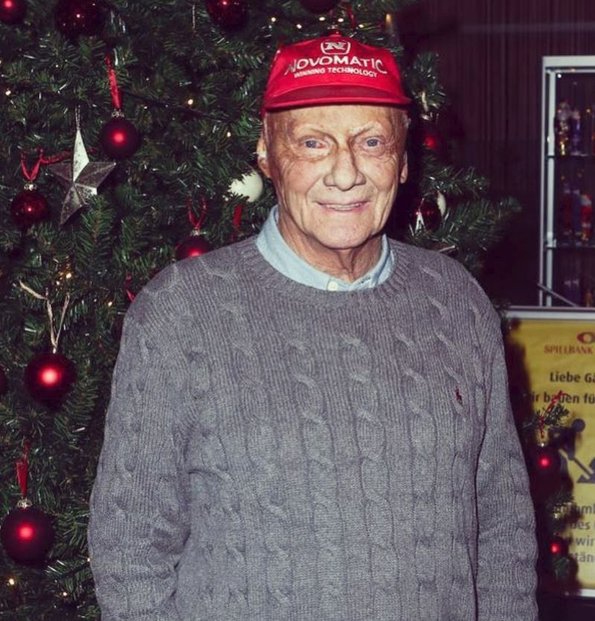 Niki Lauda na konci prosince popřál fanouškům krásné Vánoce