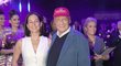 Niki Lauda se svojí druhou manželkou letuškou Birgit Wetzingerovou, s níž má dvojčata Miu a Maxe.