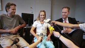 Laura Dekkerová (14) se chtěla stát nejmladší osobou, které obeplula svět. Úřady jí ale nepovolily vyjet