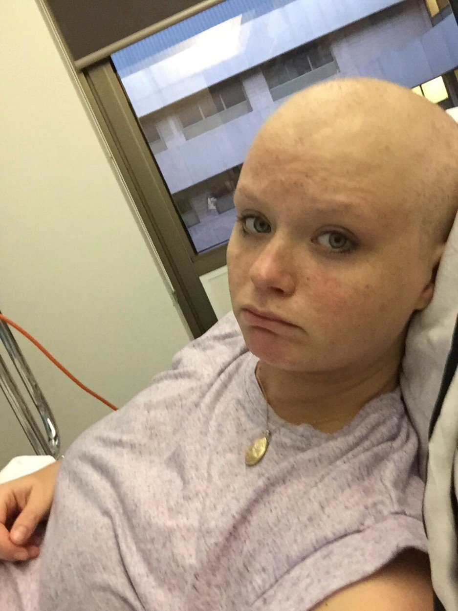 Lauren Knowles během chemoterapie. 