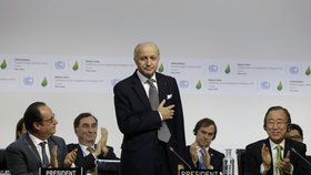 Konference o klimatických změnách je u konce. Laurent Fabius představil konečné znění nové dohody.