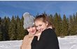 Sabina Laurinová s dcerou Valentýnou na horách