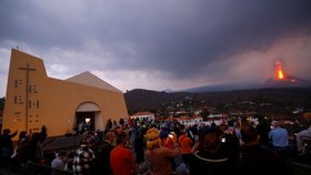 Sopka na Kanárech přitahuje davy: 10 tisíc turistů zaplavilo o dušičkovém víkendu ostrov