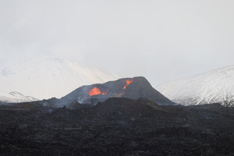 Láva v okolí sopky Fagradalsfjall na Islandu (duben 2021)