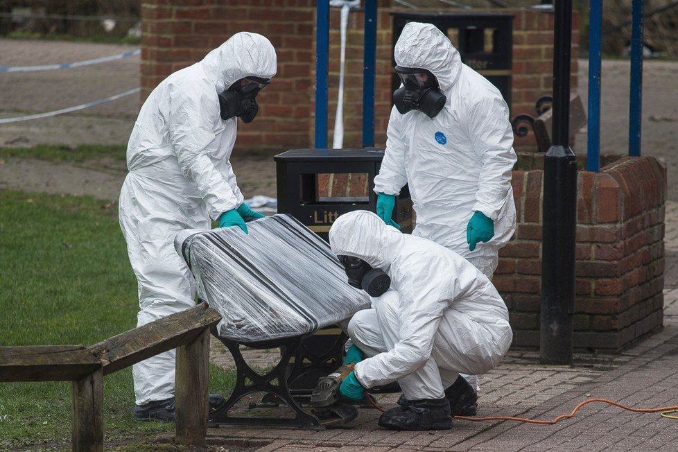 Novičokem byl v britském Salisbury otrávem ruský exšpion Sergej Skripal