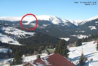 V Peci pod Sněžkou se utrhla lavina: Čtyři lidé měli být zavaleni, našli je ale na horské chatě!
