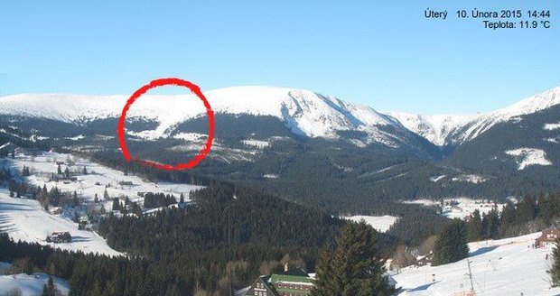 V Peci pod Sněžkou se utrhla lavina: Čtyři lidé měli být zavaleni, našli je ale na horské chatě!