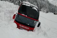 Čtyři mrtví pod sněhem, dva zranění Češi. Rakousko hlásí 200 lavin za týden