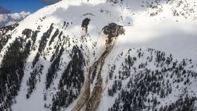 Lavina ve Švýcarsku zabila jednoho lyžaře, tři lidé se pohřešují.