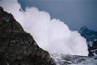 V Krkonoších se zřítila největší lavina letošní zimy. Délka byla přes 400 metrů