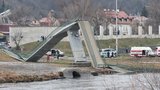Hrdina Honza: Pomáhal na kajaku hledat ve Vltavě zraněné, když se zřítila lávka v Troji