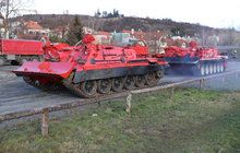 Likvidace trosek Trojské lávky: Hasiči zapřáhli dva tanky! 