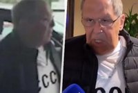 Šok při příjezdů Rusů na Aljašku: Lavrov si oblékl mikinu s nápisem SSSR