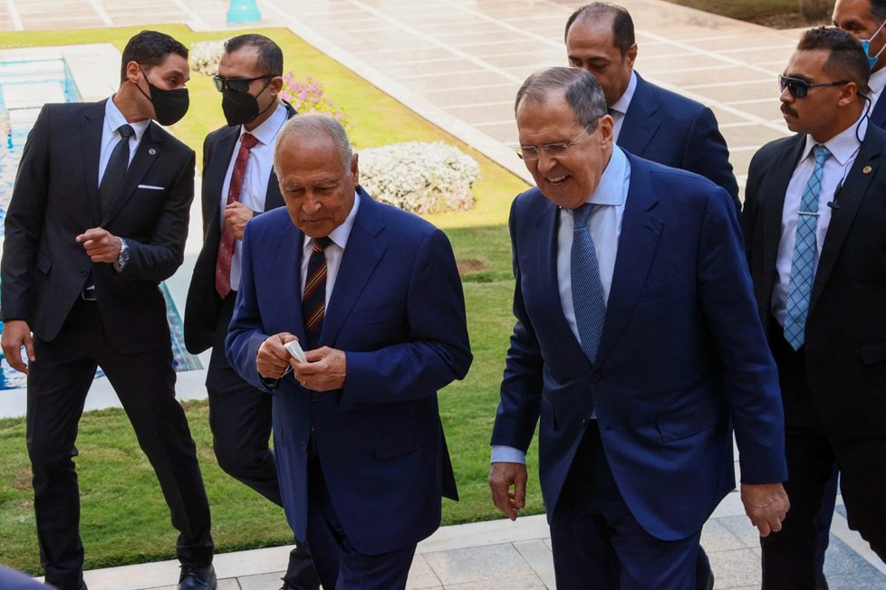 Šéf Ligy arabských států Ahmad Abúl Ghajt a Sergej Lavrov.