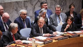 Ruský ministr zahraničí Sergej Lavrov předsedá zasedání Rady bezpečnosti Organizace spojených národů v sídle OSN v New Yorku (24. 4. 2023)