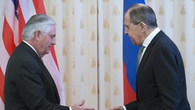 Jednání Putina s Tillersonem: Pokrok ve vzájemných vztazích se zatím neukázal.
