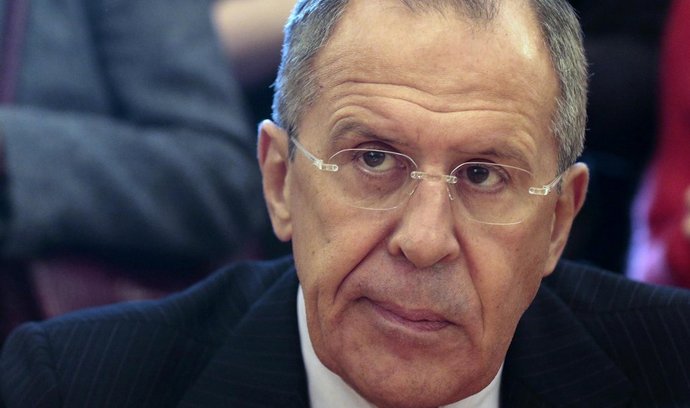 Lavrov varoval NATO před pokusy ukončit neutralitu Ukrajiny