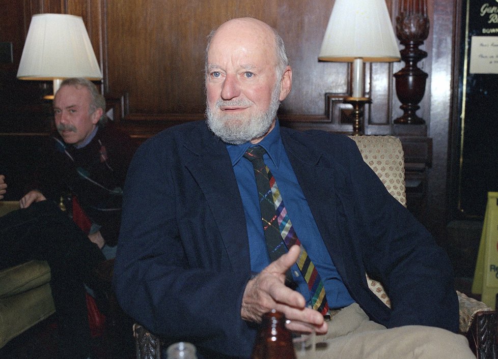 Ve věku 101 let zemřel americký básník a politický aktivista Lawrence Ferlinghetti.