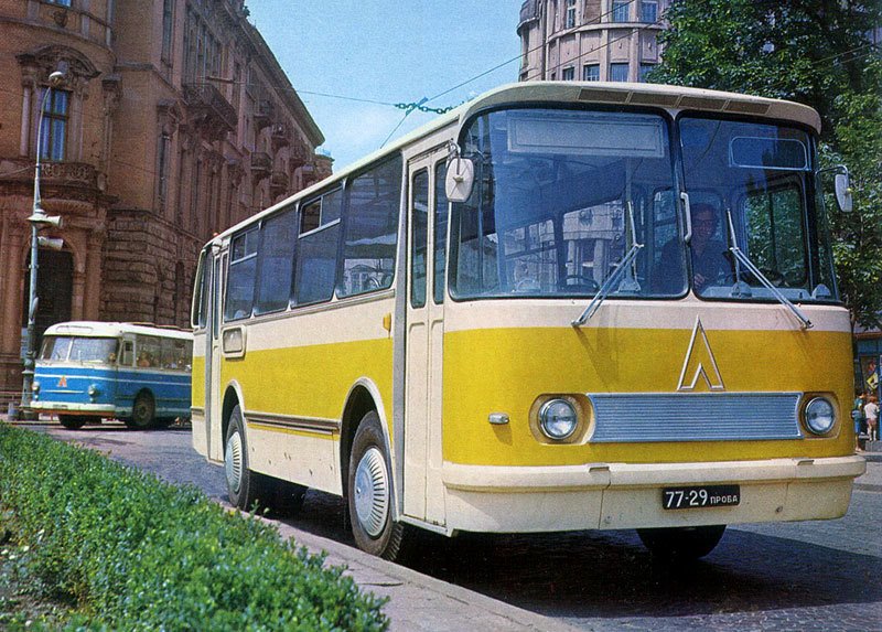 LAZ-695 Lvov (1971)