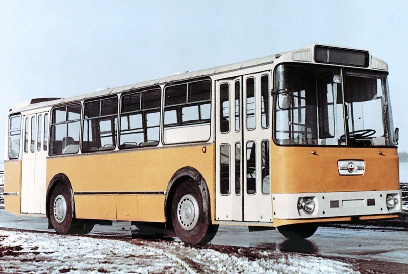 LAZ-698 (1966)