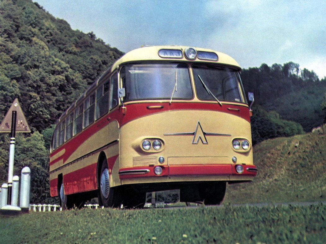 LAZ-699 (1962)