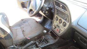 Mladíci v autě rozlili chlévskou mrvu, škoda je 16 tisíc