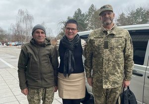 Ukrajinští vojáci Vasyl (61, vpravo) a Rustem (76) se rehabilitují v Lázních Darkov.