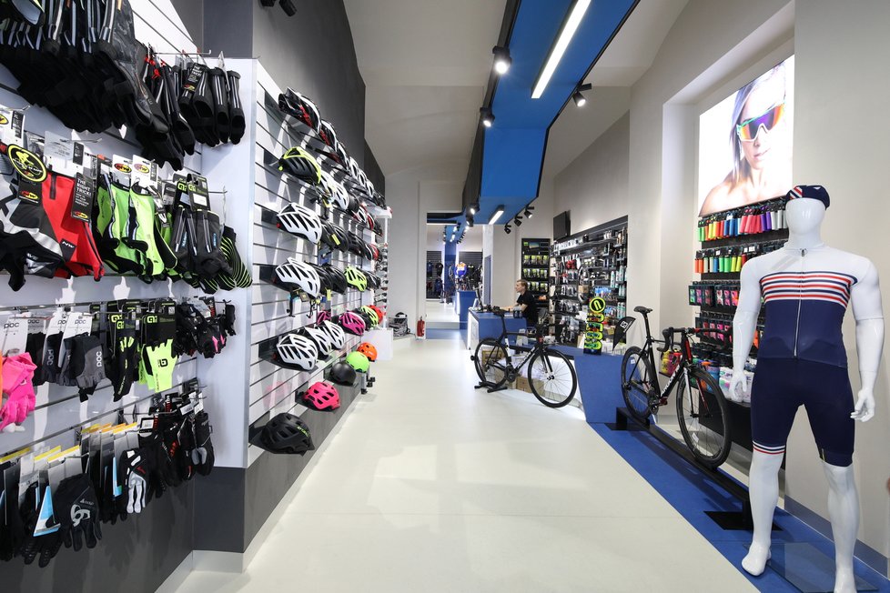Prodejna Lbs Sport je jedním ze specializovaných prodejců cyklistického a běžkařského vybavení v Praze