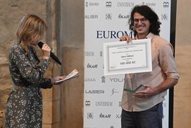 Vítězem LCKK je Jan Váňa s románem Křehkost, cenu Reflexu bere Jan Folný za Hotel Royal