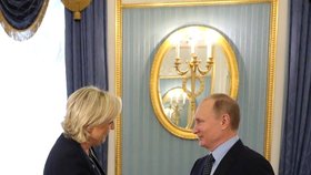 Marine Le Penová u Vladimira Putina, 2017