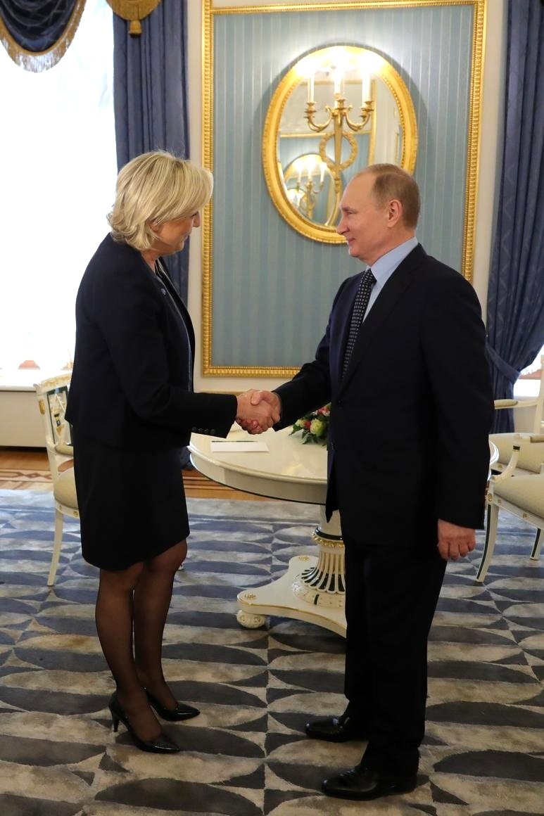 Marine Le Penová u Vladimira Putina, 2017.