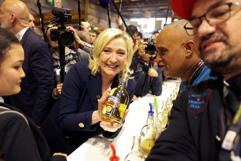 Migranti už nejsou klíčovým strašákem Le Penové.