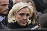 Marine Le Penová pohřbila otce: „Nikdy si neodpustím, že jsem ho vyloučila ze strany"