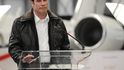 Ambasadorem Learjetu byl John Travolta, nejen herec, ale i velký milovník letadel. Značka ale v novém miléniu spíše uvadala. Ambasadorem Learjetu byl John Travolta, nejen herec, ale i velký milovník letadel. Značka ale v novém miléniu spíše uvadala.