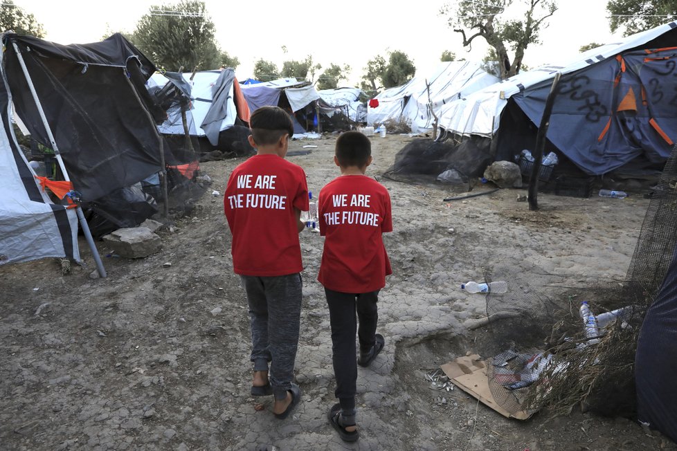 Migranti v uprchlickém táboře Moria na řeckém ostrově Lesbos