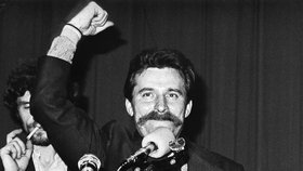 Lech Walesa v roce 1980 coby odborový předák.