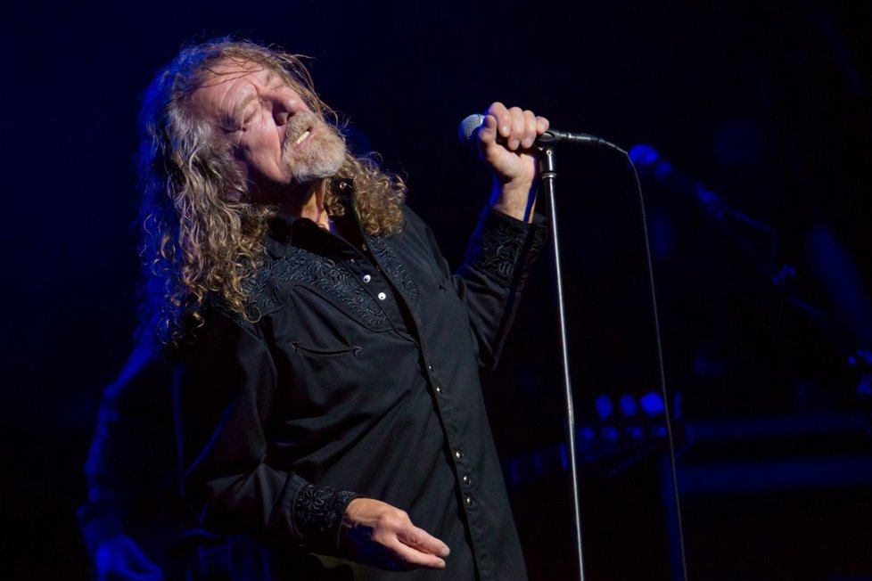 Plant na koncertech hraje své nové věci i klasické pecky Led Zeppelin.
