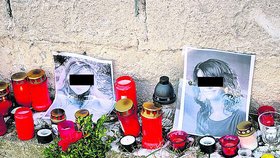 Na místo, kde dívky zemřely, nosí kamarádi a příbuzní svíčky