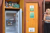 Neplýtvejte jídlem, dejte ho do sdílené lednice: Vzít si z ní může každý