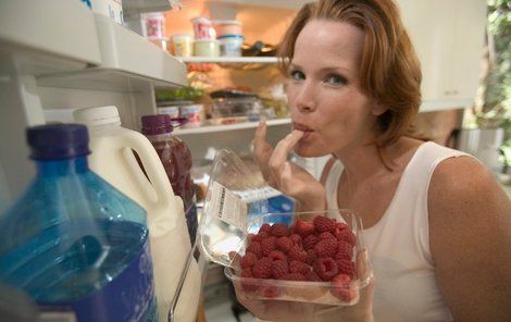 Potraviny byste do lednice neměli dávat nahodile.