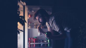 Jste noční vyjídač ledničky, nebo královna bizarních televizních show? Který typ „guilty pleasure“ je ten váš Jste noční vyjídač ledničky, nebo královna bizarních televizních show? Který typ „guilty pleasure“ je ten váš