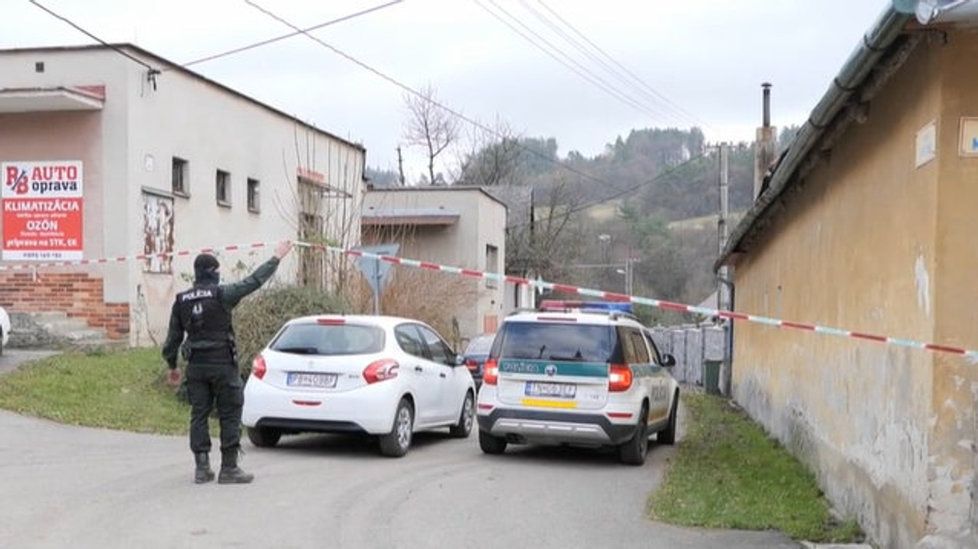 Ve slovenské obci Lednické Rovne došlo k dvojnásobné vraždě rodičů. Obviněn je z ní syn Lukáš.